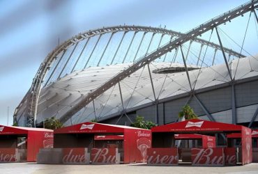 Stand Bir di Stadion Piala Dunia Qatar (theathletic.com)